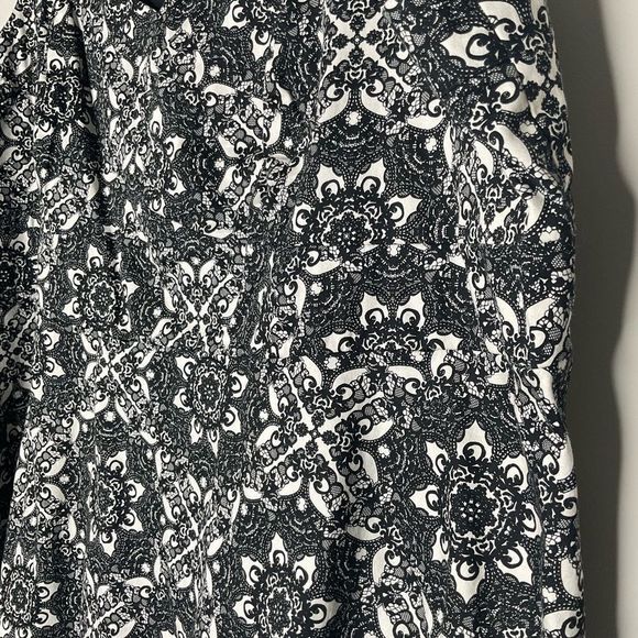 Torrid Abstract Tank - Picture 2 of 5